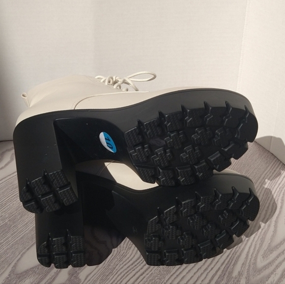 Lacey Ivory Lace-Up Platform Ankle Boots Lightweight Block Heel Size 10M - Picture 15 of 15